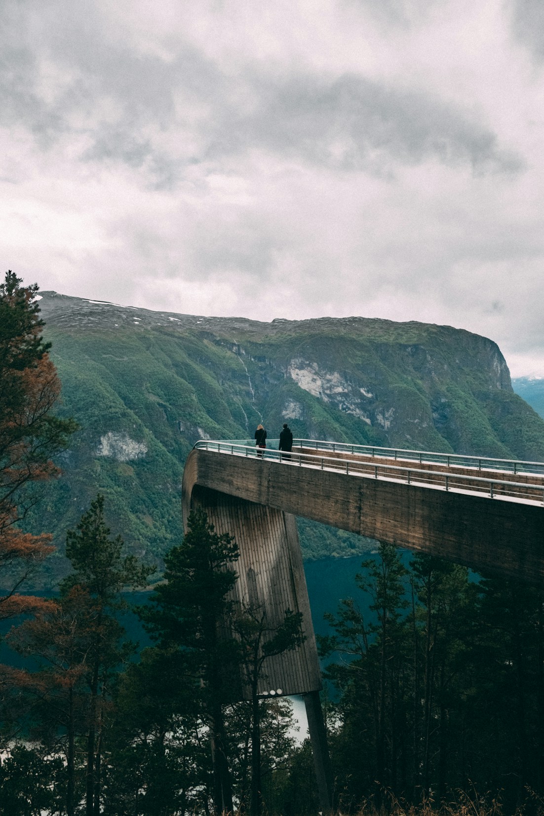 Stegastein Viewpoint - flying arrow