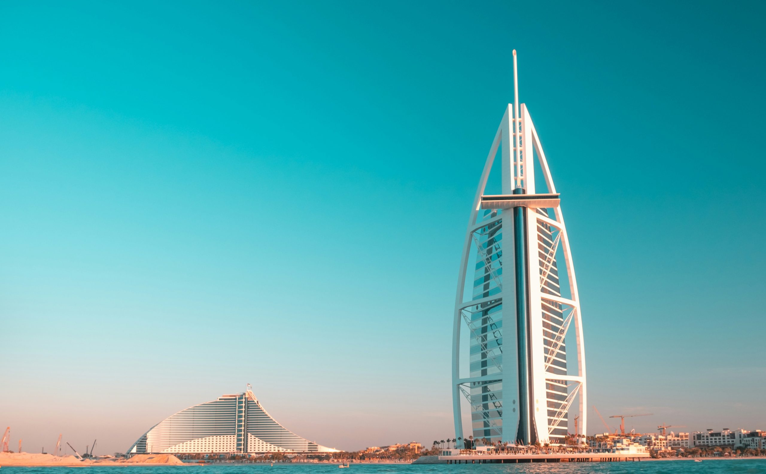 Dubai – Luxury Meets Adventure